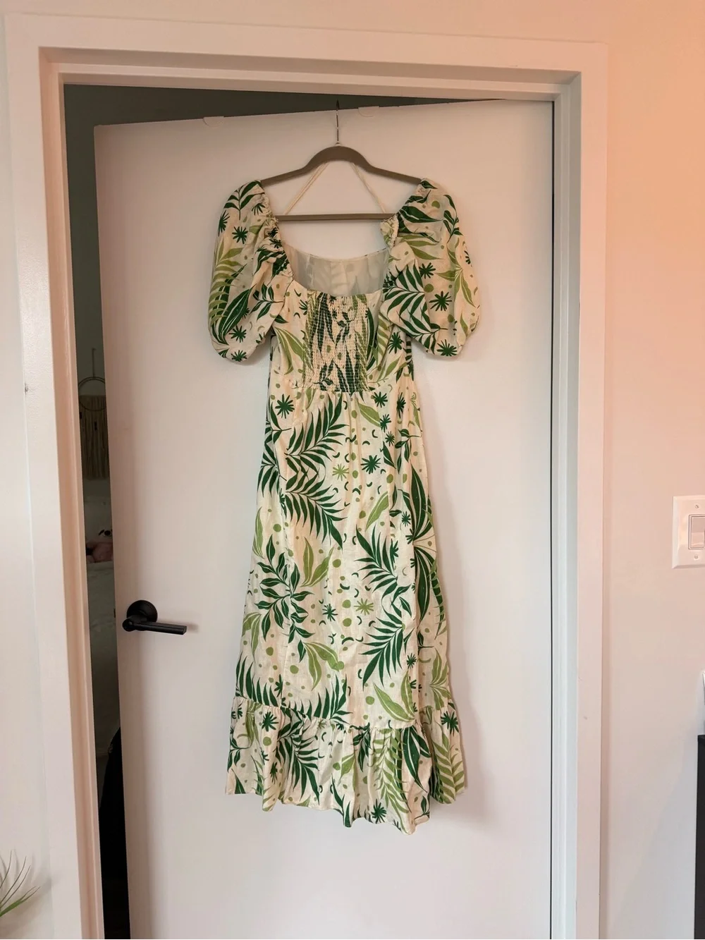 & Other Stories Cream Maxi Dress with Green Leaf Print and Puff Sleeves - Picture 5 of 6